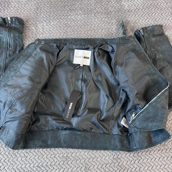 NWT Fashion Nova Arlo Green Washed Faux Leather Vegan Crop Zip Up Jacket Size M - Picture 3 of 6